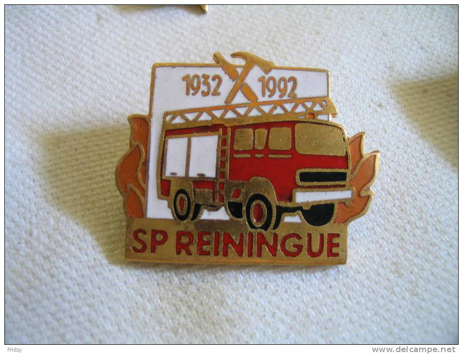 Pin´s Des Sapeurs Pompiers De REININGUE 1932-1992 - Bomberos