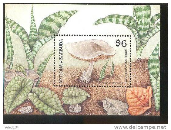 ANTIGUA & BARBUDA  1232 MINT NEVER HINGED SOUVENIR SHEET OF MUSHROOMS - Pilze