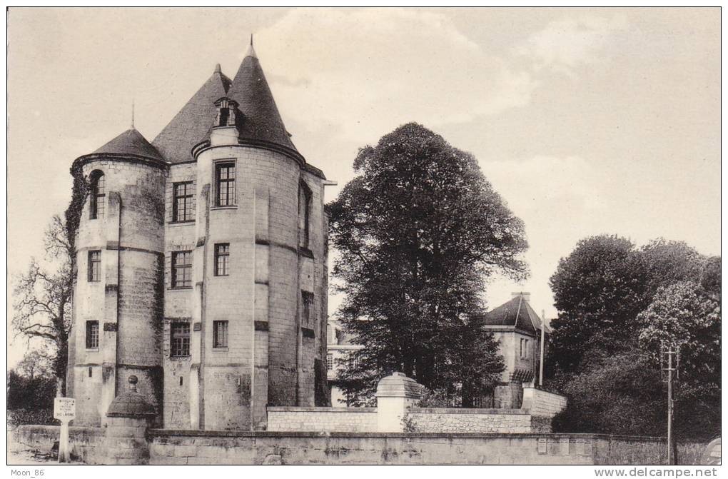 02 VIC SUR AISNE  - Le Donjon - Vic Sur Aisne