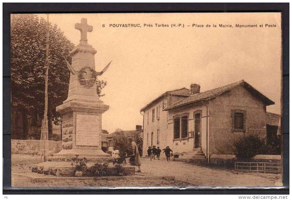 65 - Pouyastruc Près Tarbes - Place De La Mairie - Monument Et Poste - Pouyastruc