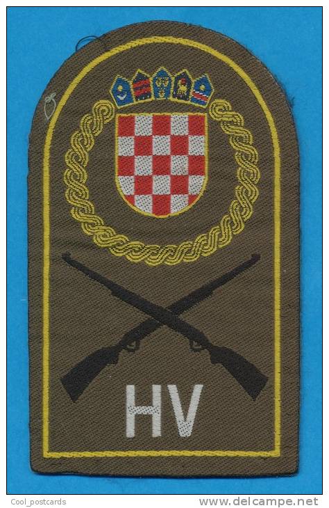 CROATIA, CROATIAN ARMY SLEEVE PATCH, COAT OF ARMS, HV - Escudos En Tela