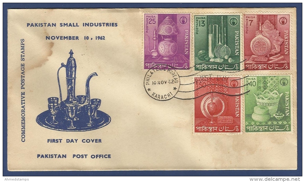 PAKISTAN 1962 MNH FDC FIRST DAY COVER PAKISTAN SMALL SCALE INDUSTRIES, DISH & CLAY FLASK, SPORTS GOODS, LAMP & BRASSWARE - Pakistan