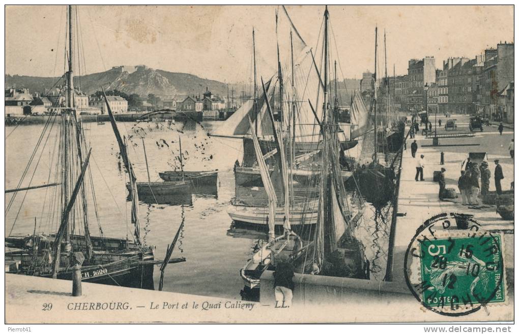 CHERBOURG - Le Port Et Le Quai Caligny (bateaux) - Cherbourg