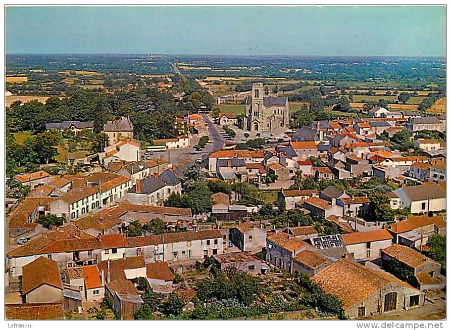 Vendée -gd Format -ref F370-la France Vue Du Ciel -les Lucs Sur Boulogne   -vue Aerienne  - Carte Bon Etat   - - Les Lucs Sur Boulogne