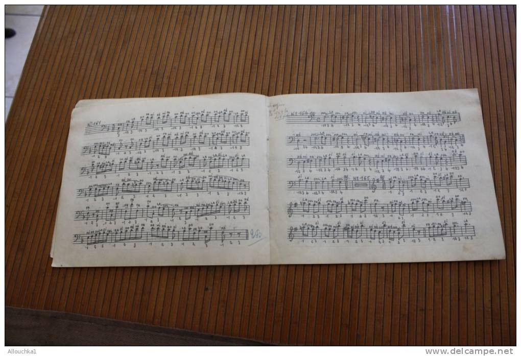 Cahier de musique N°5 : en clé de Sol et de FA(devoirs d'école) cahier illustré d'instruments de musique en couverture