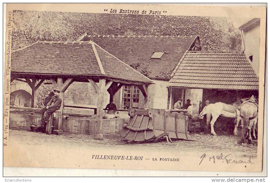 Villeneuve Le Roi     La Fontaine  Maréchal Ferrand    Lavoir - Villeneuve Le Roi