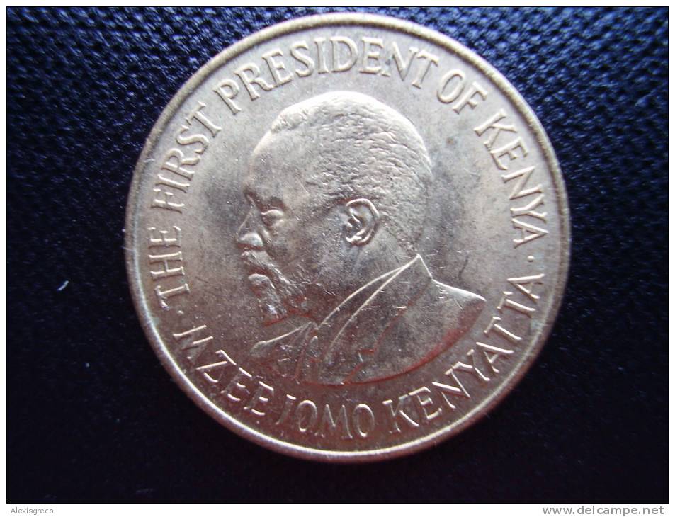 KENYA 1971 FIVE CENTS   KENYATTA Nickel-Brass  USED COIN In UNCIRCULATED CONDITION. - Kenya