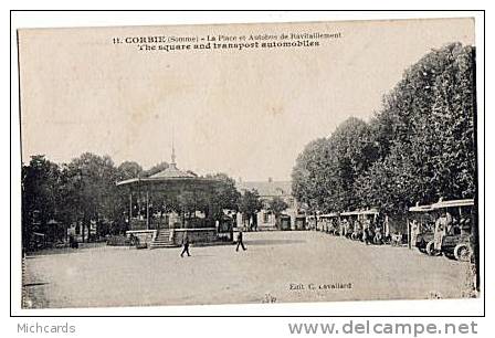 CPA 80 CORBIE - La Place Et Autobus De Ravitaillement (Kiosque) - Corbie