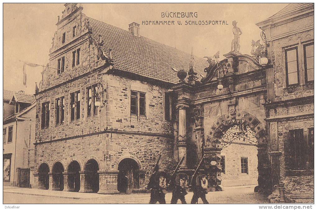 Bückeburg, Soldaten Vor Hofkammer Und Scvhlossportal, Um 1916 - Bueckeburg