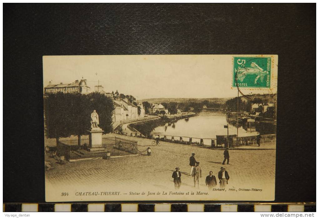 CP, 02, Chateau Thierry Statue De Jean De La Fontaine Et La Marne - Chateau Thierry