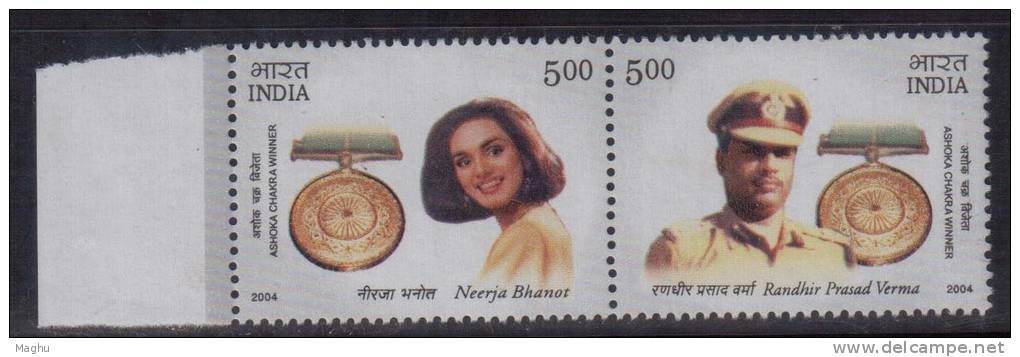 India MNH 2004, Se-tenent Of 2, Asoka Chakra Winners, Medel, Neerja Bhanot &amp; Randir Prasad Verma - Neufs