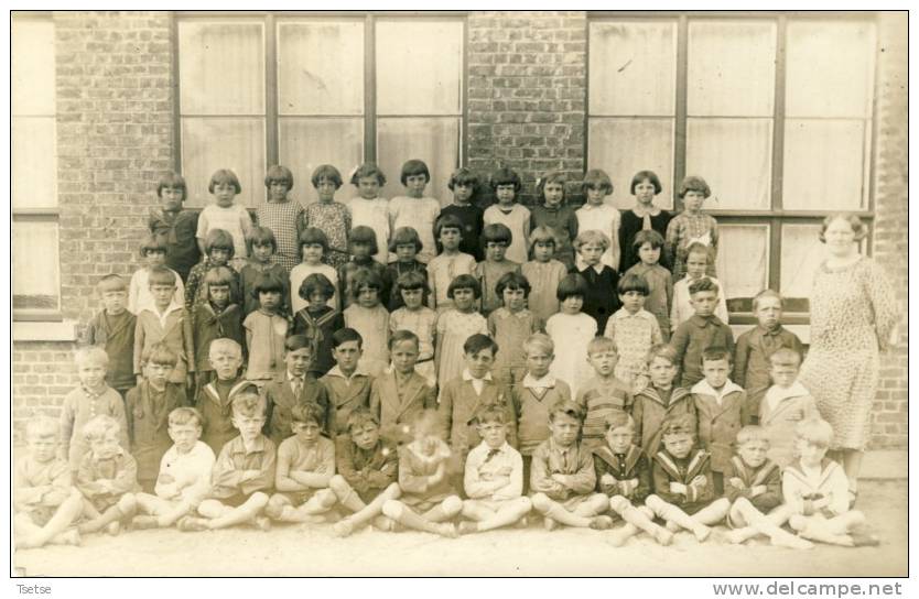 Binche - Groupe Scolaire Avec Institutrice -  Carte Photo à Situer  ( Voir Verso ) - Binche