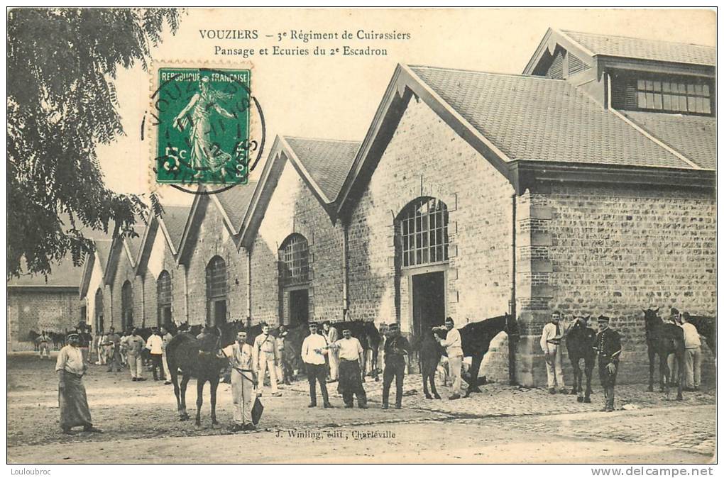 08  VOUZIERS 3e REGIMENT DE CUIRASSIERS PANSAGE ET ECURIES DU 2em ESCADRON - Vouziers