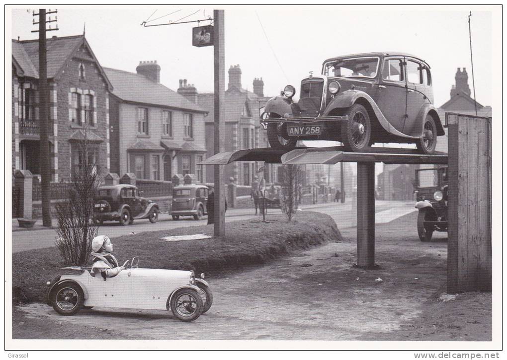 CPM VOITURE AUTO SUR PLAN DE REPARATION GARAGE PETITE VOITURE ENFANT - Passenger Cars