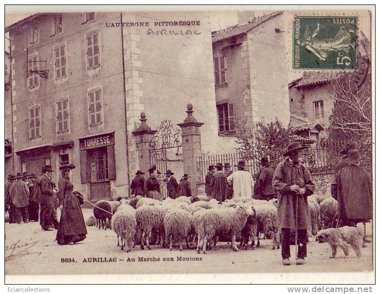 Aurillac    15     Marché Aux Moutons    (voir Scan) - Aurillac