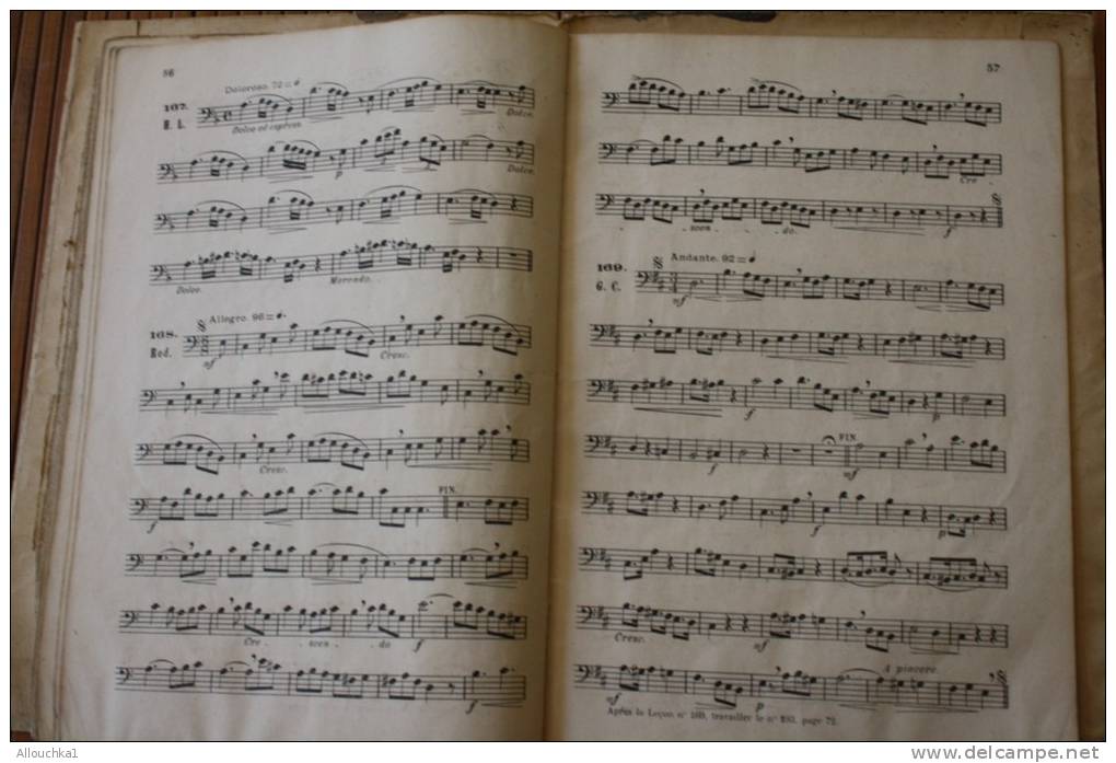 MUSIQUE Cahier de solfège : gamme de notes musicales exercices de préparation intonations leçons 75 pages
