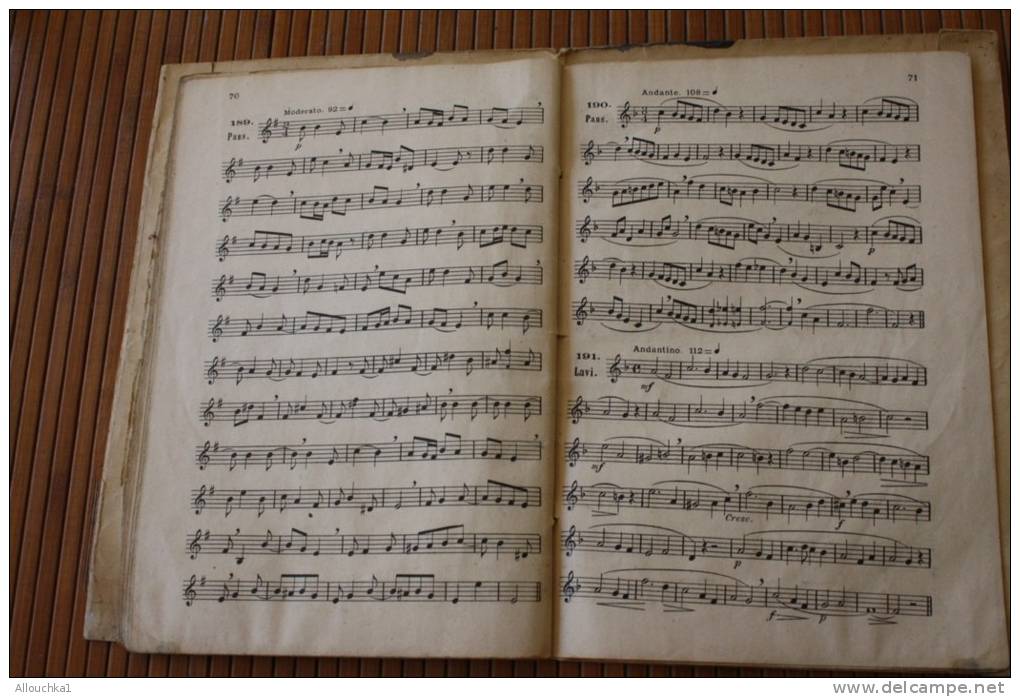 MUSIQUE Cahier de solfège : gamme de notes musicales exercices de préparation intonations leçons 75 pages