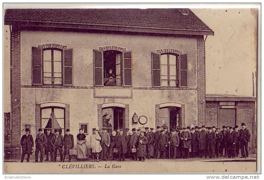 Clévilliers    La Gare - Autres & Non Classés