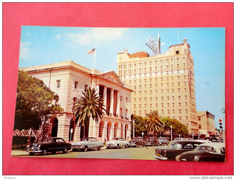 Federal Building & Hamilton Hotel --  Laredo Tx---  Classic Autos   Early Chrome ----   --- Ref 608 - Autres & Non Classés