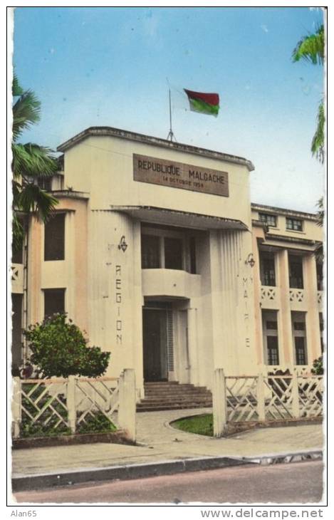 Tamarave Madgascar, City Hall Governement Building, Flag, C1950s/60s Vintage Postcard - Madagascar