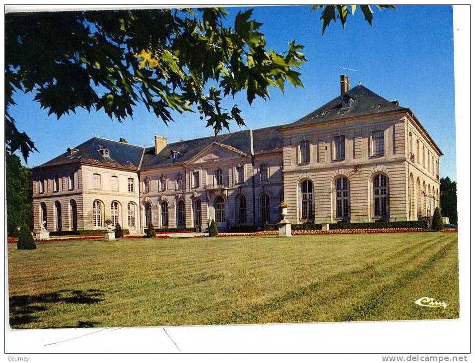 FONTAINE CHAALIS Chateau Du Domaine De Chaalis Ancienne Abbaye Construite Par Jean Aubert Architecte - Autres & Non Classés