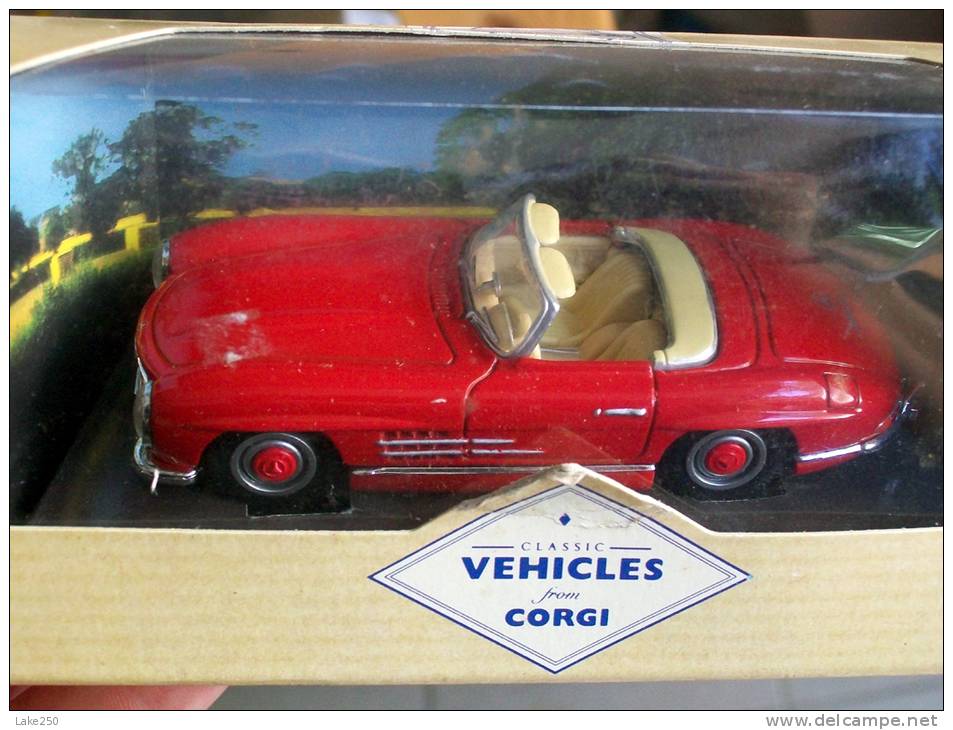 CORGI TOYS  - MERCEDES 300SL   AVEC SA BOITE Scala 1/43 - Corgi Toys