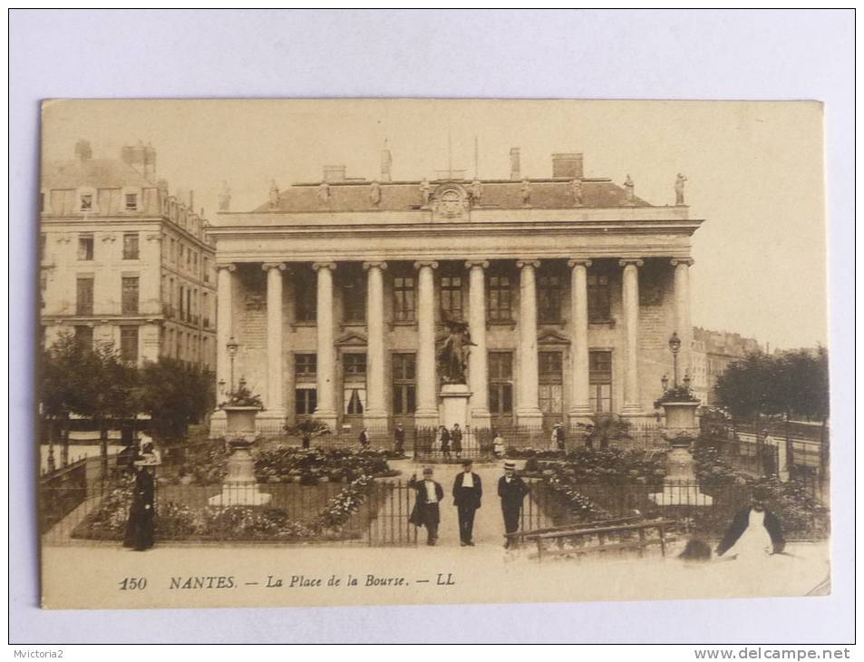 NANTES - La Place De La BOURSE - Nantes