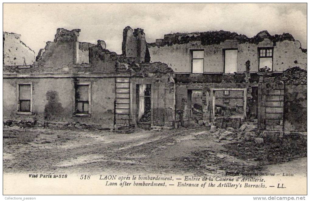 Cp , Militaria , Guerre 14/18 , LAON Après Bombardement - Entrée De La Caserne D'artillerie , Vierge - Guerre 1914-18