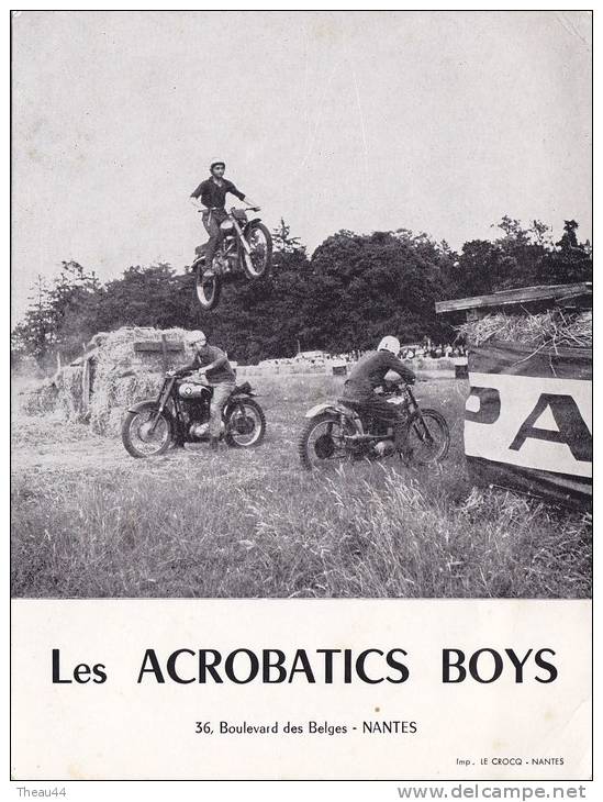 Attention Photo (dim 15.5 X 12) - Les Acrobatics Boys De NANTES  -  MOTOS - Autres & Non Classés