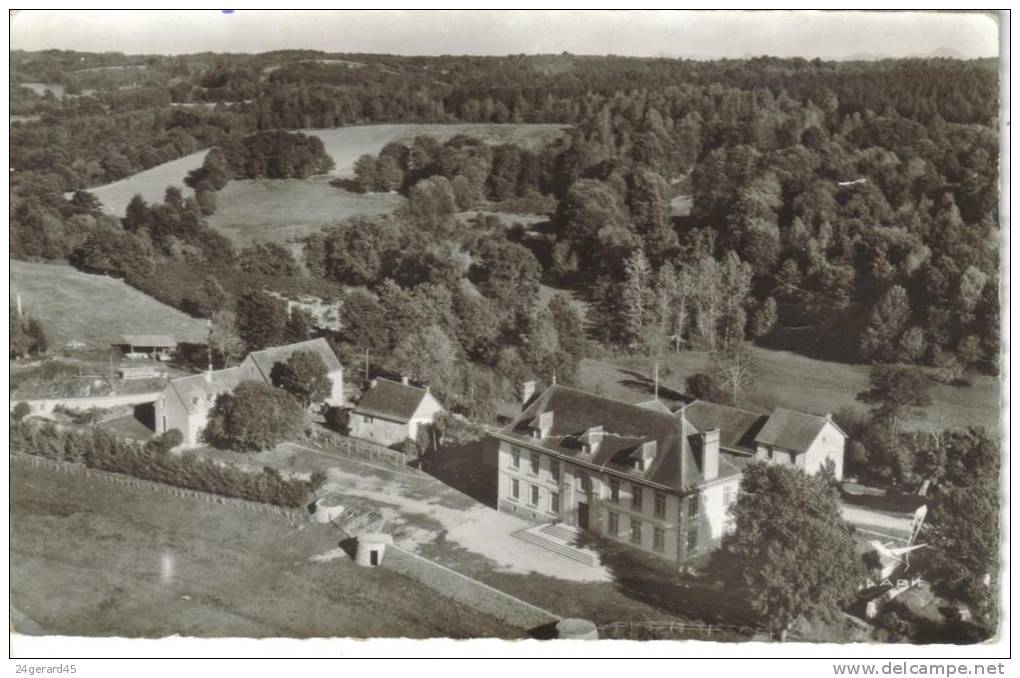 CPSM CROCQ (Creuse) - En Avion Au-dessus De .....Crocq  720 M : Colonie De Vacances De Laval - Crocq