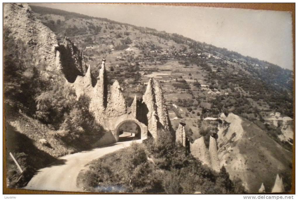 Les Pyramides D´Euseigne - En Haut : Le Village D´Hérémence - Hérémence