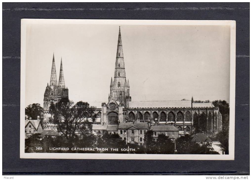 30444    Regno  Unito,  Lichfield  Cathedral  From  The  South,  NV - Autres & Non Classés