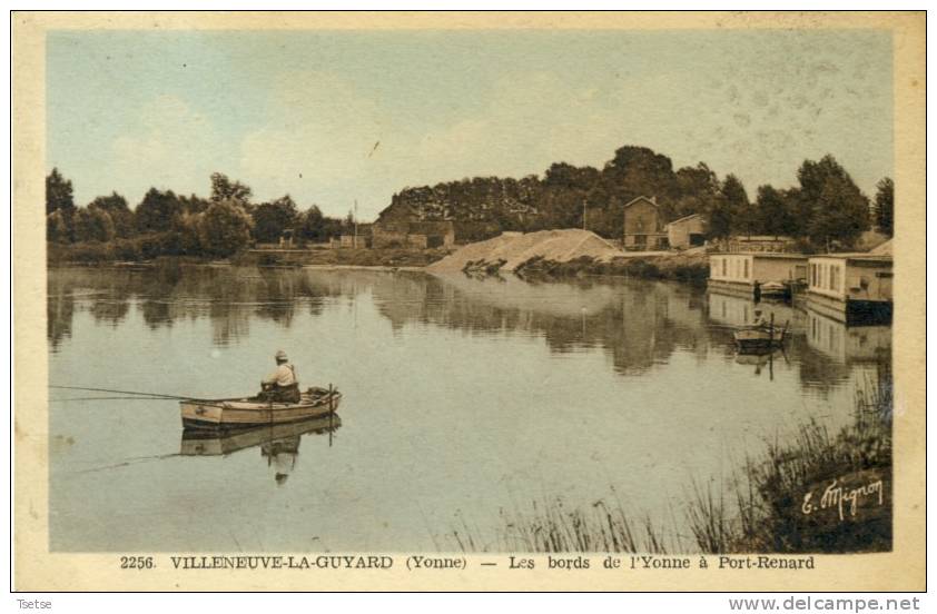 Villeneuve-la-Guyard - Les Bords De L'Yonne à Port-Renard -Pêcheur Dans Sa Barque  ( Voir Verso ) - Villeneuve-la-Guyard