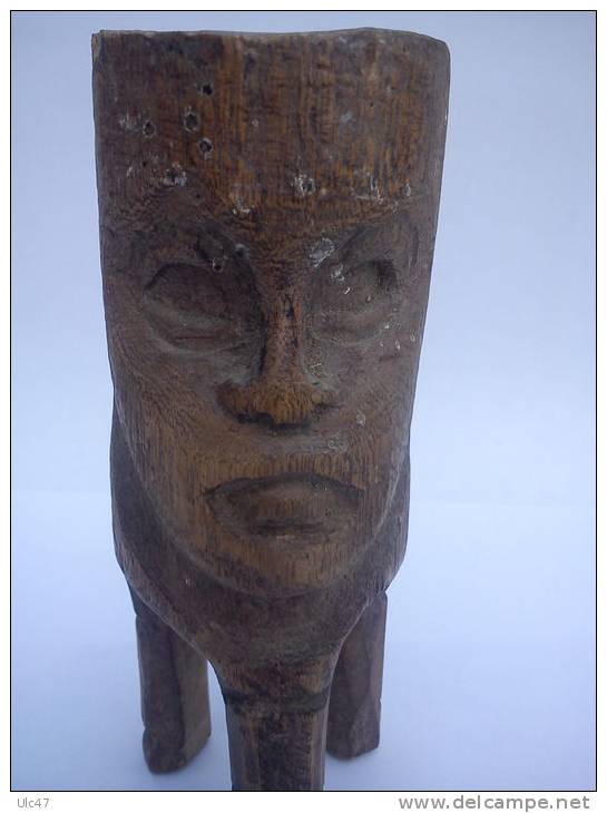 - Sculture En Bois Léger -  12,5cmx4,5cm - Intérieur De La Tête Est Creusé - - African Art