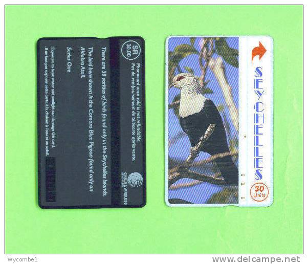 SEYCHELLES - Optical Phonecard/Comoro Blue Pigeon - Seychelles
