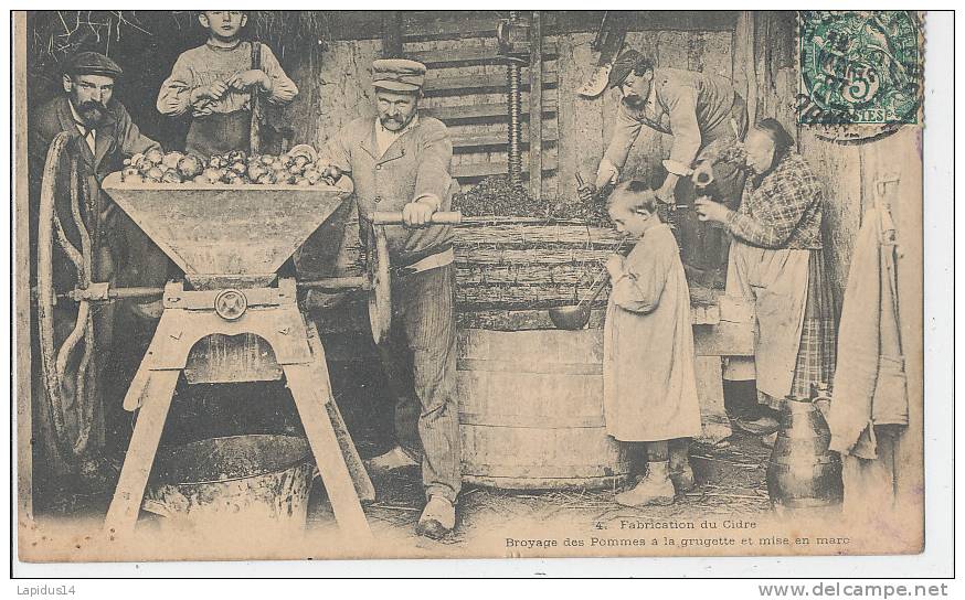 G G M 623-C P A  - LA  FABRICATION DU CIDRE - BROYAGE DES POMMES A LA GRUGETTE ET MISE EN MARC ( CIDRE  POMME PRESSOIR ) - Autres & Non Classés