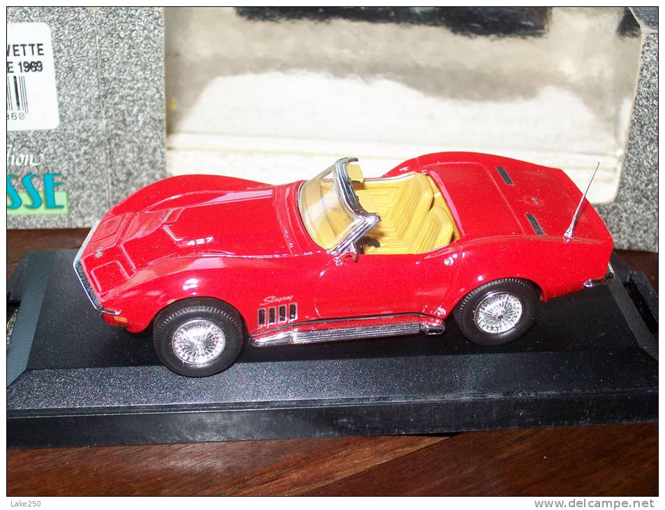 VITESSE - CHEVROLET CORVETTE 1969 AVEC SA  BOITE  Scala 1/43 - Vitesse