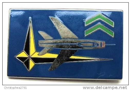 INSIGNE ARMEE DE L'AIR LA BA 136 DE TOUL  DRAGO PARIS - Armée De L'air