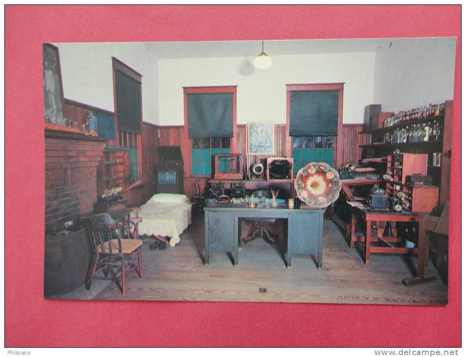 - Florida > Fort Myers- Laboratory  Expermimental  Used By  Edison-- Phonograph   ====== === == Ref   621 - - Fort Myers