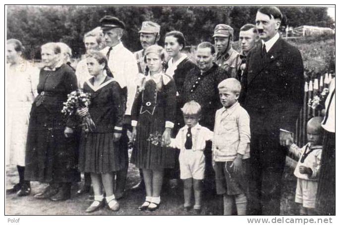 HITLER En Compagnie D' Un Groupe Avec Plusieurs Enfants  - CARTE PHOTO (45902) - Personen