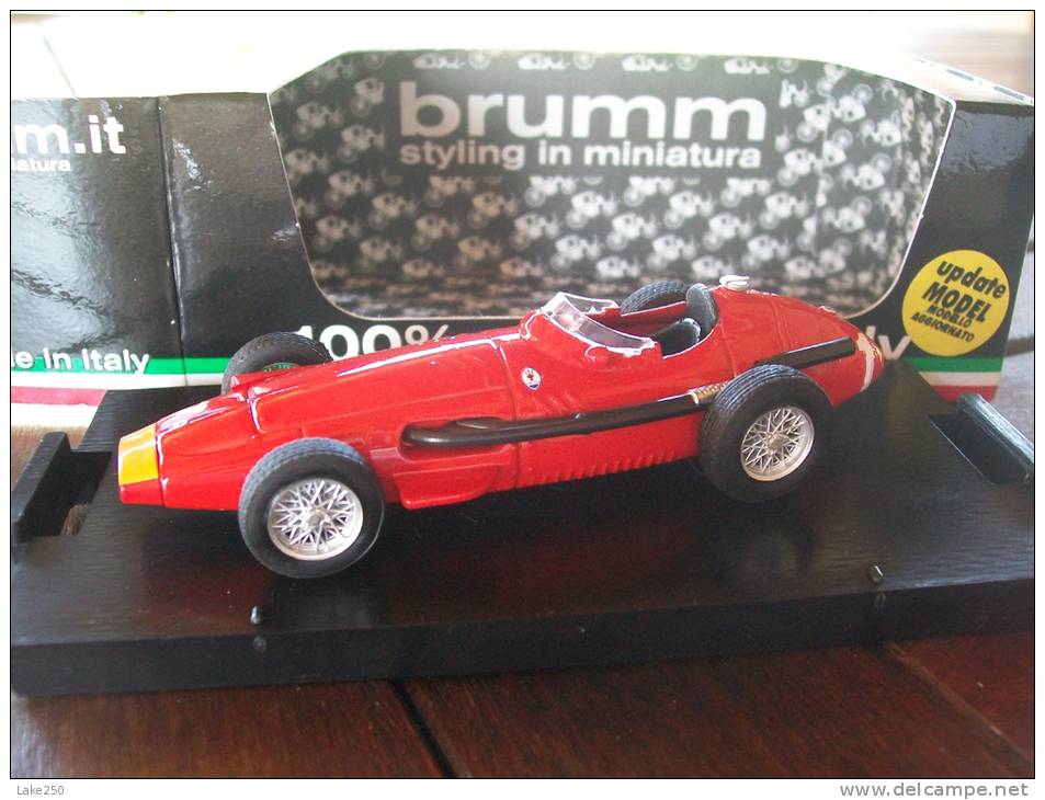 BRUMM - R092  -  MASERATI 250 F GP GERMANIA 1957  AVEC SA BOITE Scala 1/43 - Brumm