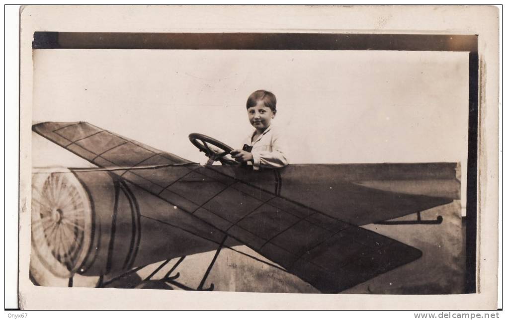 Carte Photo Montage -Enfant Dans Avion Fictif - - Fotografía