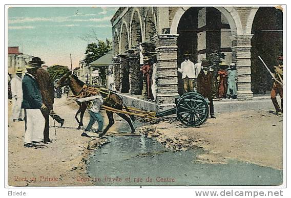 Port Au Prince Coin Rue Pavée Et Rue Du Centre Attelage Ane Canon Donkey Cart Mule Mulet - Haïti