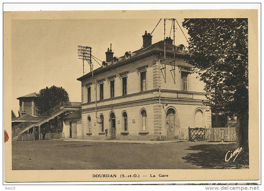 Dourdan  La Gare Collection Pierre Phot Combier Timbrée Mariane Gandon 6 F 1948 - Dourdan