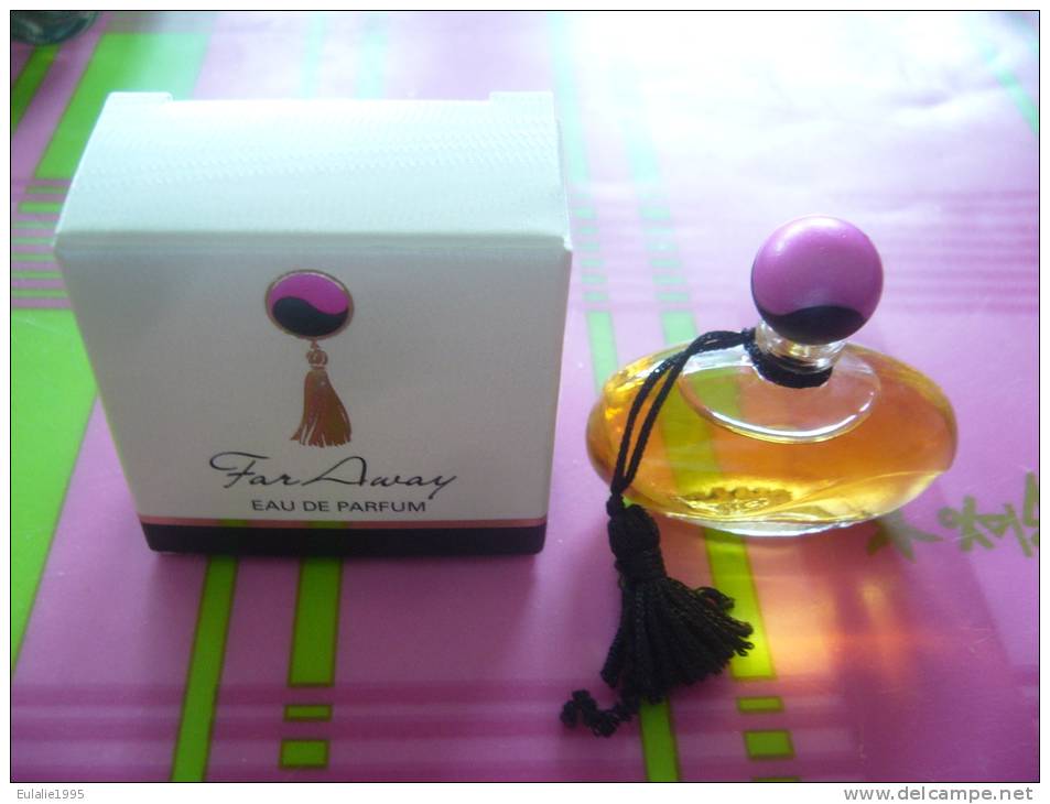 Echantillon Miniature : FAR AWAY De AVON Edp  Pleine Avec Boite - Miniatures Femmes (avec Boite)