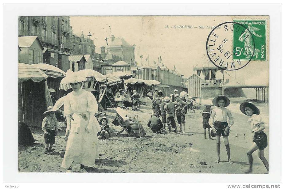 CABOURG - Sur La Plage - Cabourg