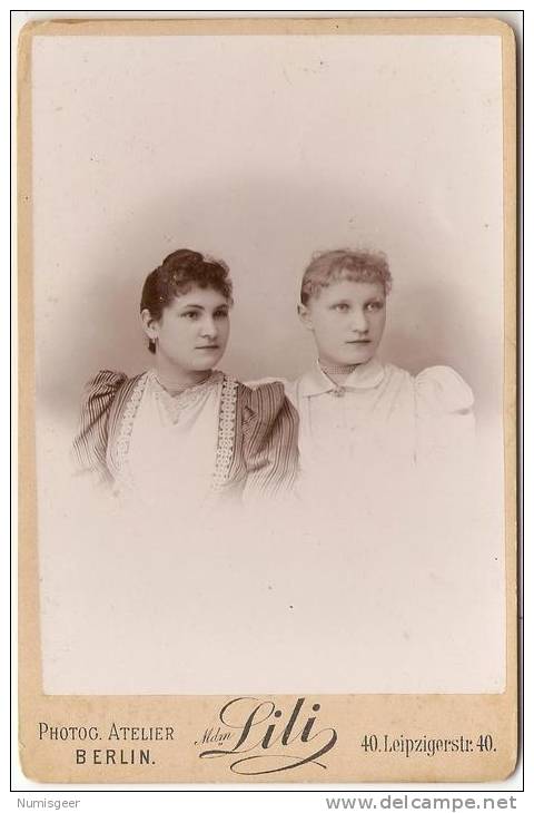 Portrait De Deux Jeunes Filles 11X16.5 ---- Phot. LILLI STRAUSS (BERLIN) - Anciennes (Av. 1900)