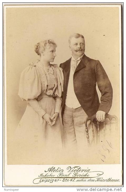 Portrait De Couple  11X16.5  ---  Atelier Victoria  ( BERLIN ) - Anciennes (Av. 1900)