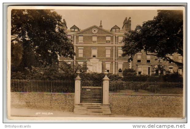 Yorkshire - Whitby, St Hilda Terrace - Real Photo Postcard 1937 - Whitby