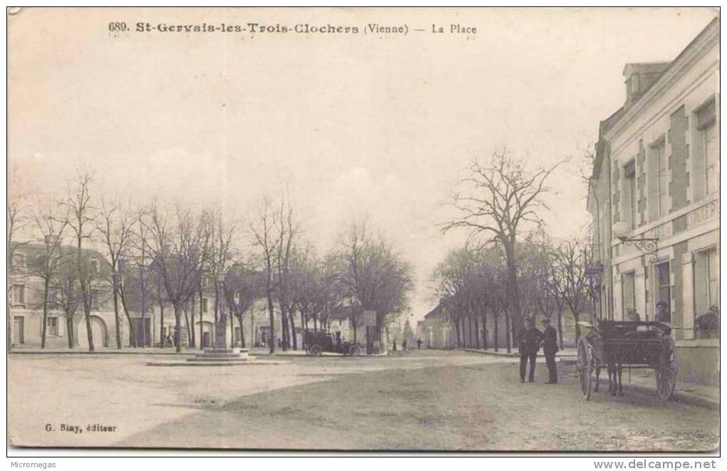 ST-GERVAIS-LES-TROIS-CLOCHERS - La Place - Saint Gervais Les Trois Clochers